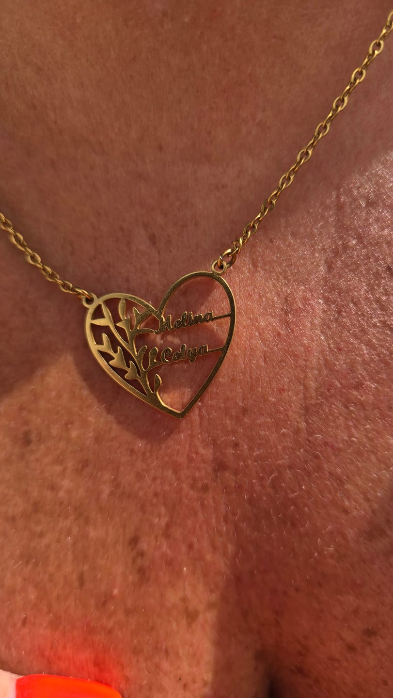 Customer photo review of Collier Cœur Familial Arbre de Vie