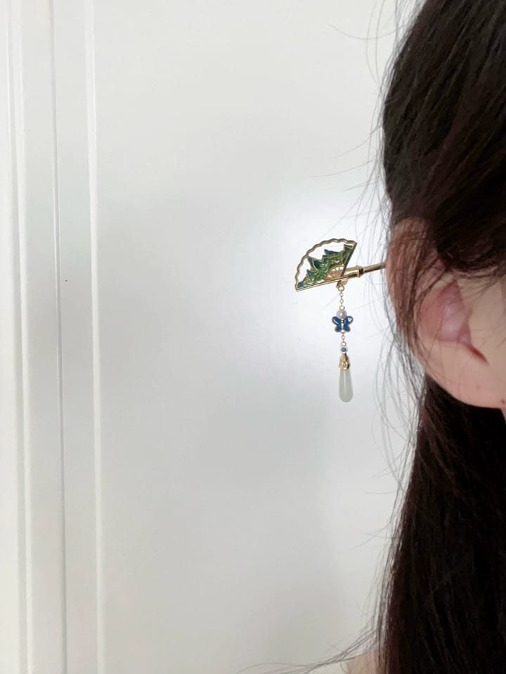 Customer photo review of Rivers and Mountains Jade Fan Hairpin