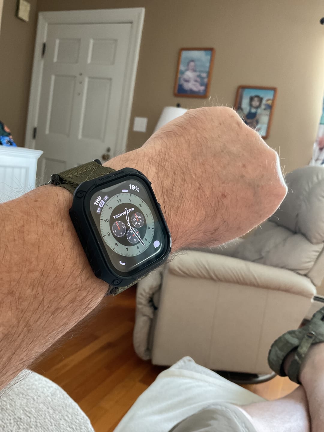 Customer photo review of Nylon Velcro Band - For Apple Watch - Green