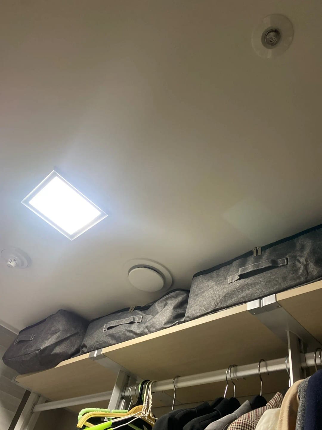 Customer photo review of Foldable Under-Bed Storage Bag for Clothing, Quilts, and Blankets