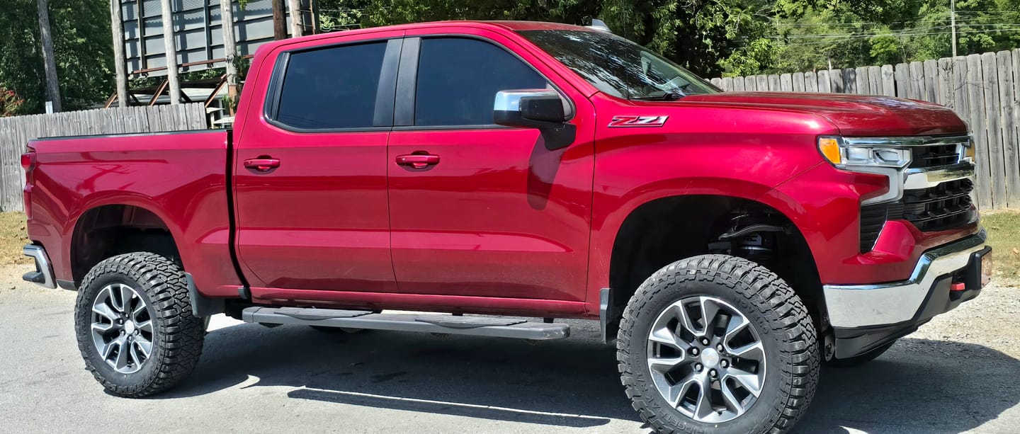 Customer photo review of Rough Country 21731 6 Inch Lift Kit | Chevy Silverado 1500 4WD (2019-2024)