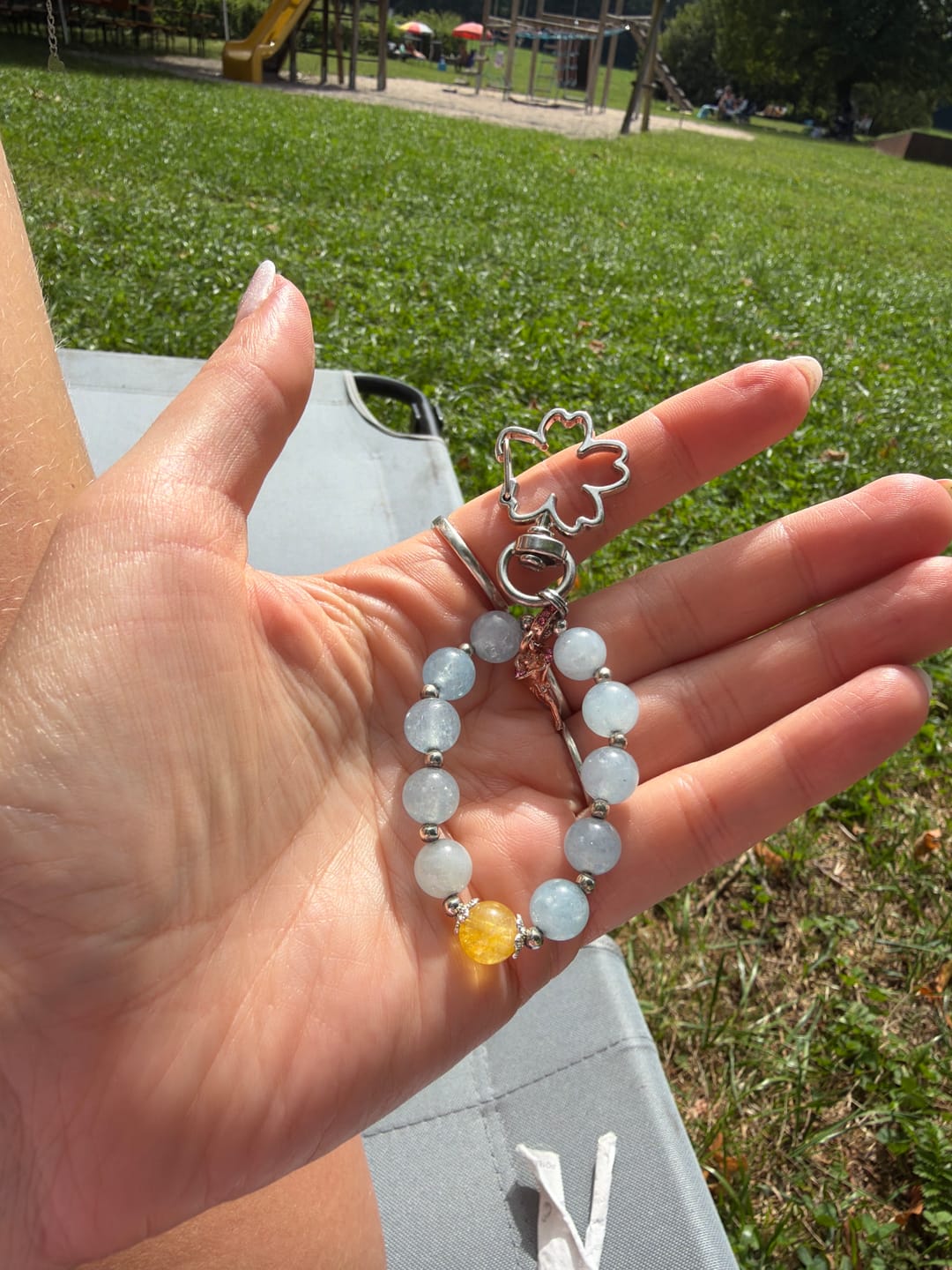 Customer photo review of Olivenorma Aquamarin & Citrin Schlüsselanhänger Kristall-Handyband