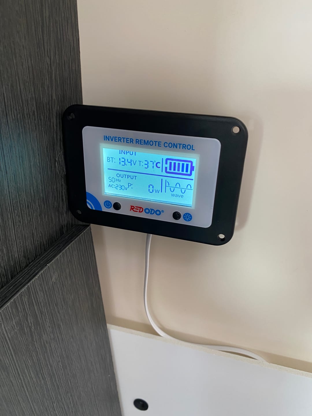 Customer photo review of 0% MwSt.- Redodo 2000W Reiner Sinus Wechselrichter Mit LCD Monitor