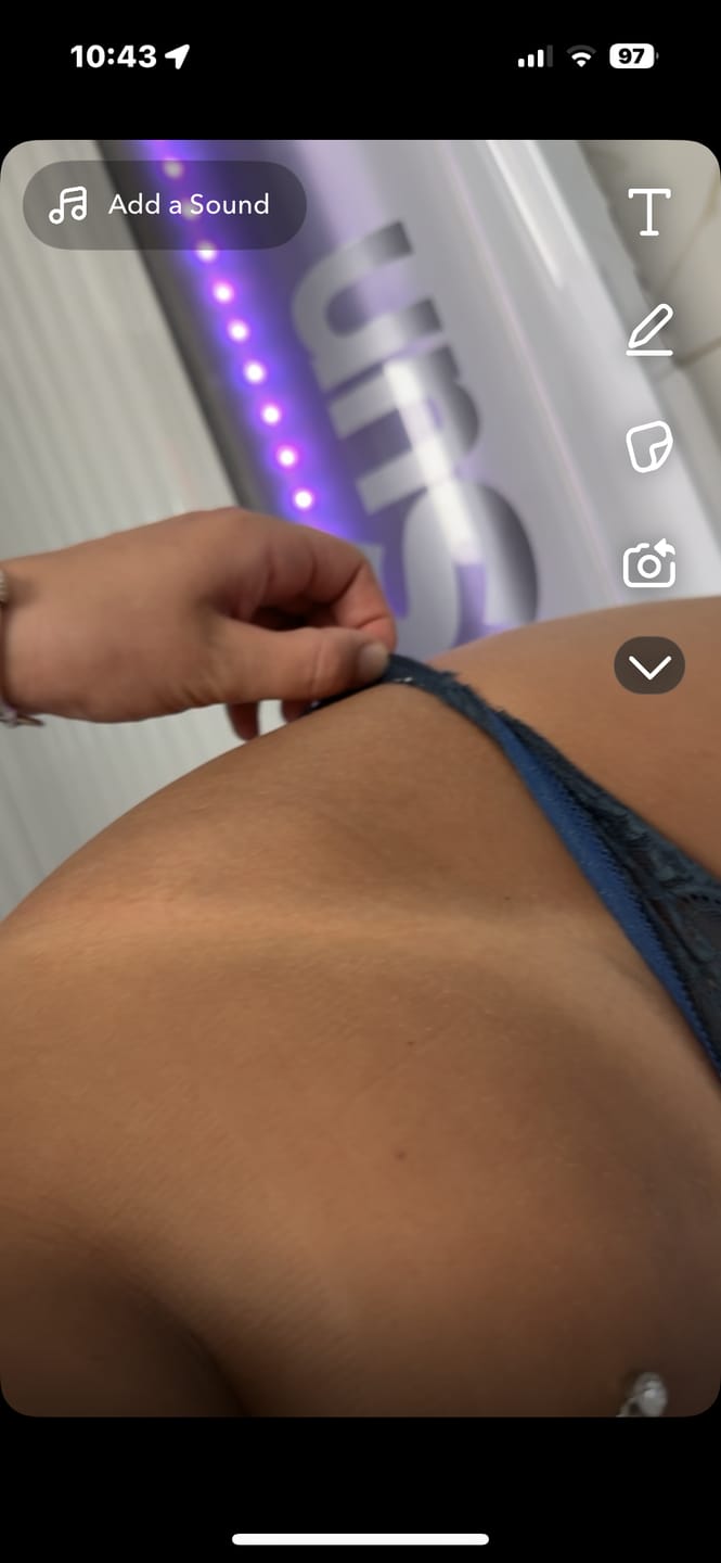 Customer photo review of Intensifying Tanning Gel - Watermelon