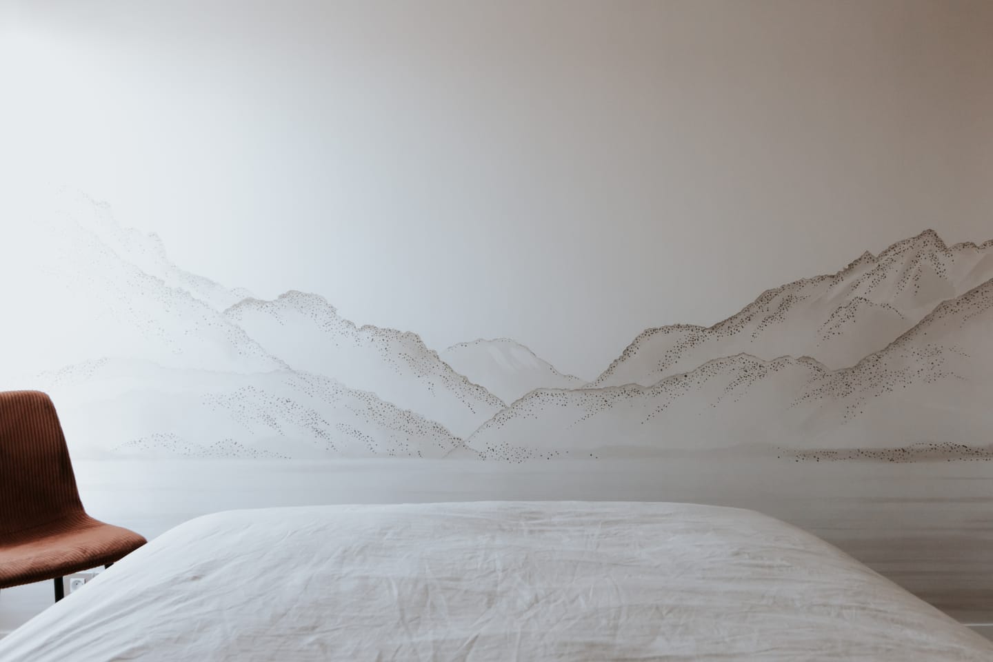 Customer photo review of Papier peint lac Annecy sépia - Relief Pointillé