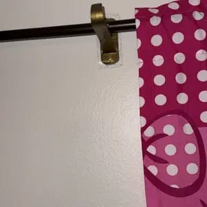 Customer photo review of Installazione Facile Supporti Autoadesivi per Bastoni Tende