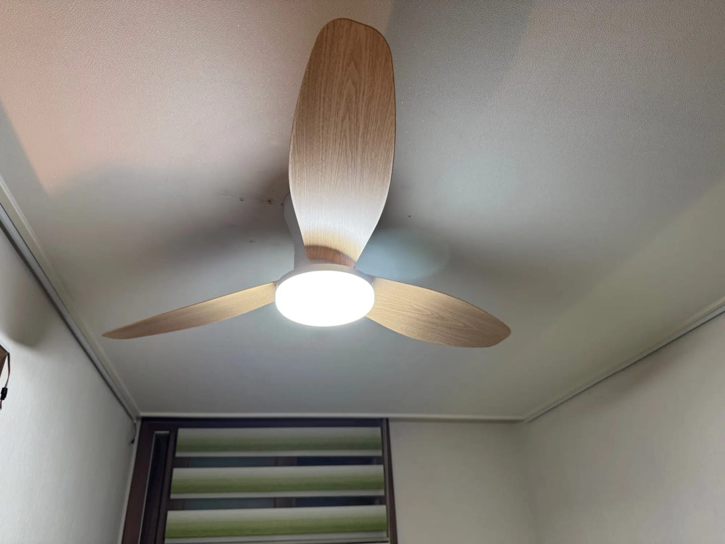 Customer photo review of Three-Blade Ceiling Fan with Dimmable Light and Remote