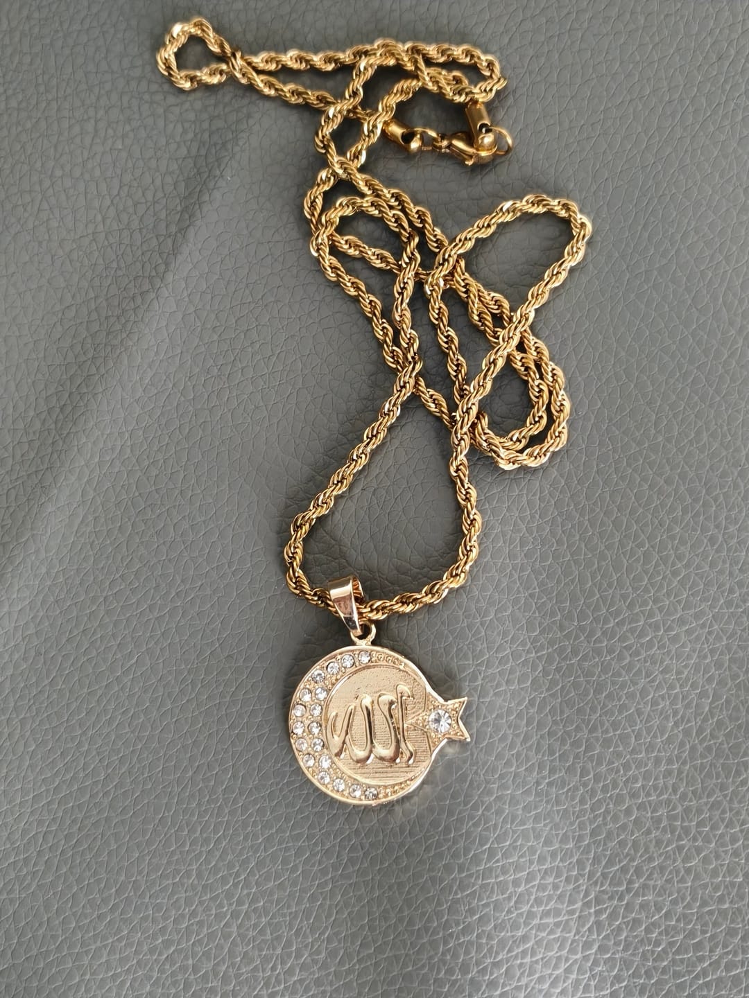 Customer photo review of HilalHaven Lunar Crest Allah Zircon Border Medallion Pendant Necklace