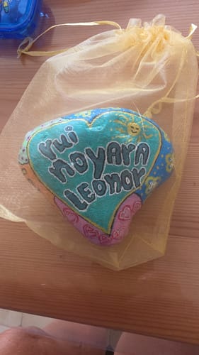 Customer photo review of 12/15 Stuks Santorini Schilderstenen 3-8 cm 1,5 KG Happy Stones + QR Codes voor de App