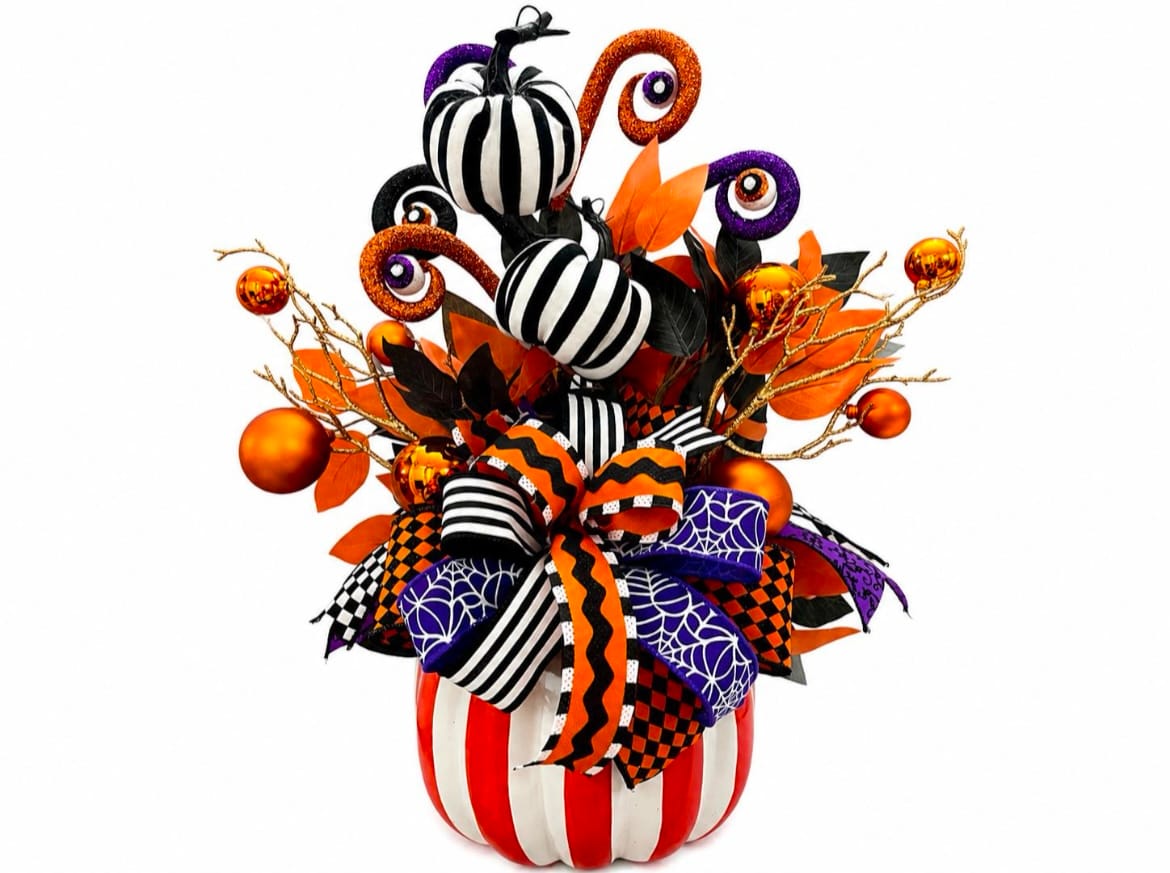 Customer photo review of 27"L Glittered Tubing Coil/Eyeball Spray Black/Purple/Orange HH1397K8