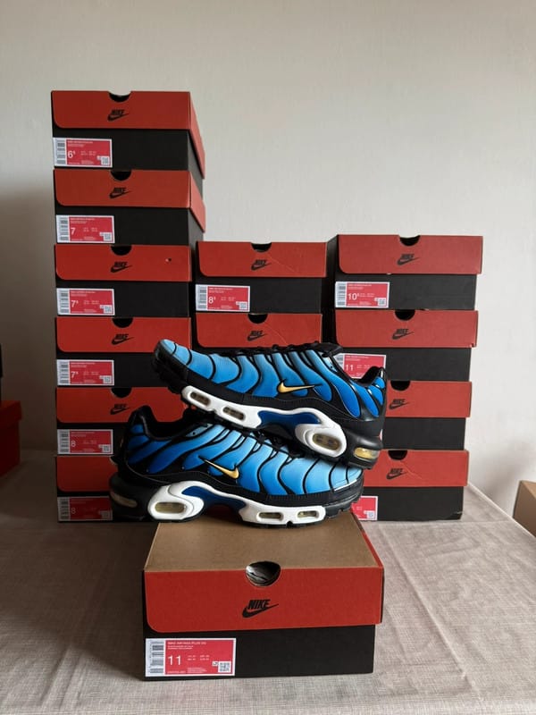 Customer photo review of Nike Air Max Plus Black University Blue (2022)