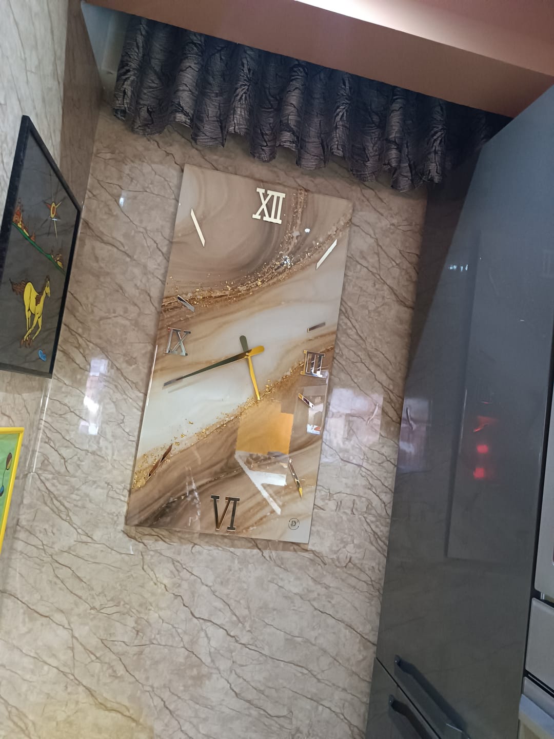 Customer photo review of Orologio da parete in resina rettangolare  design moderno