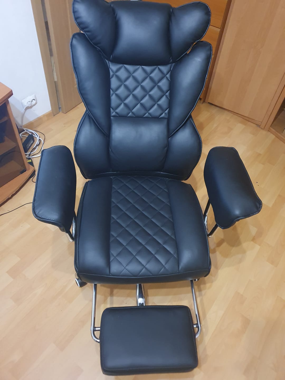 Customer photo review of Scaun Office Timebox, Pana la 136 kg, 135°, Negru