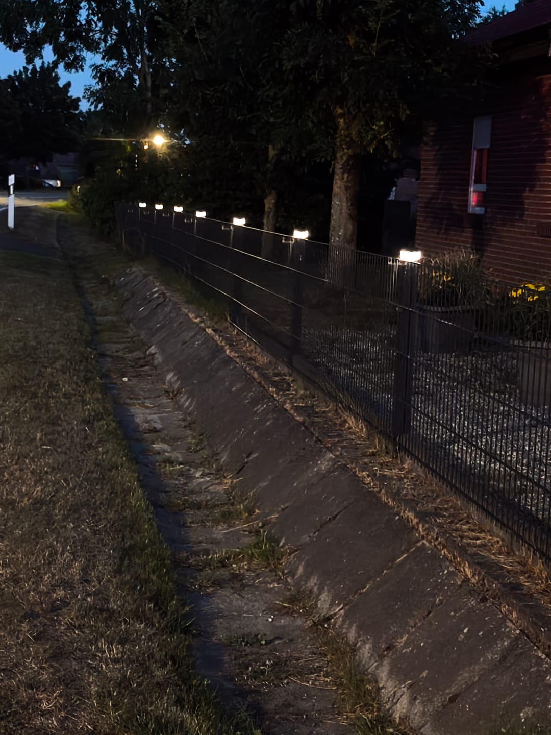 Customer photo review of 6040 Solar Zaunleuchte LED - 60X40mm