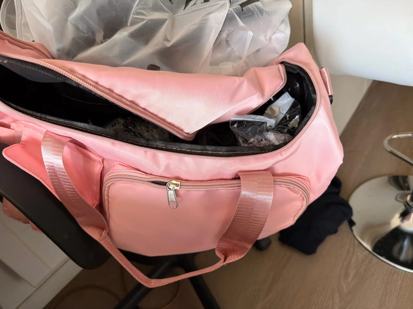 Customer photo review of Lunéa Bolsa Deporte Compartimento Zapatillas Gym Viaje Mujer