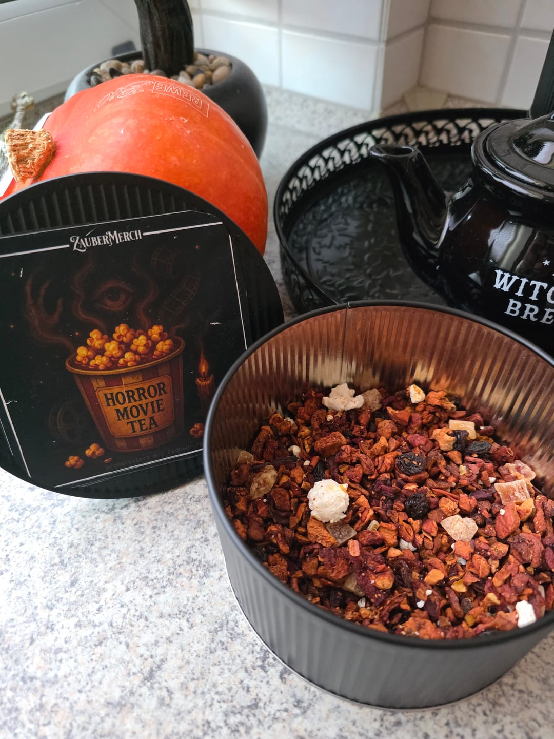Customer photo review of Horror Movie Tea – Früchtetee mit Erdbeer-Popcorn-Geschmack | Halloween Tee