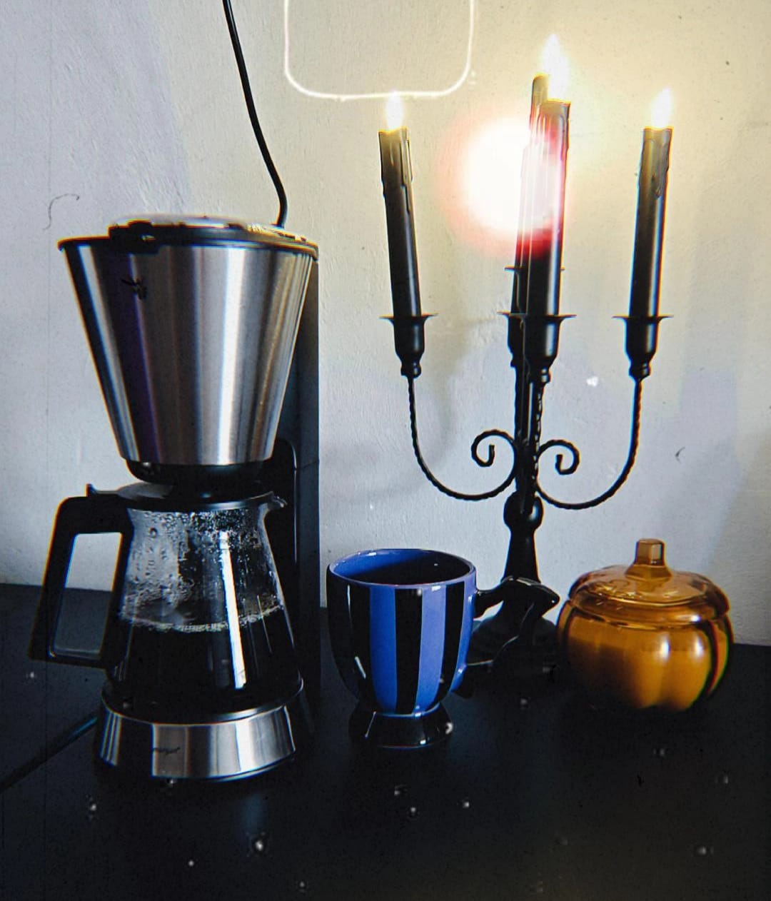 Customer photo review of Gestreife Teetasse mit Fledermausflügel-Henkel