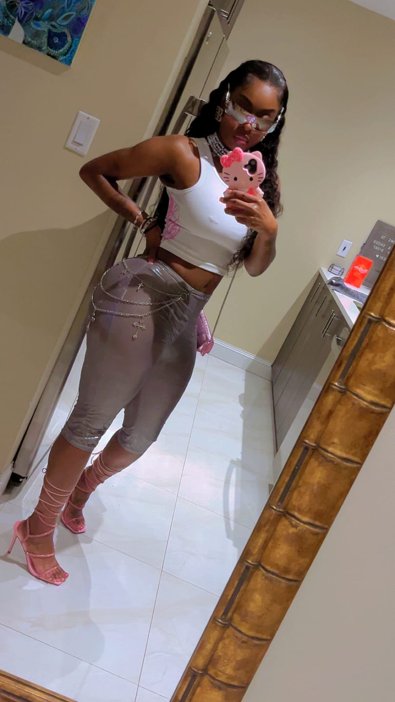 Customer photo review of Vale Forever Women’s Valley Bling Tank White