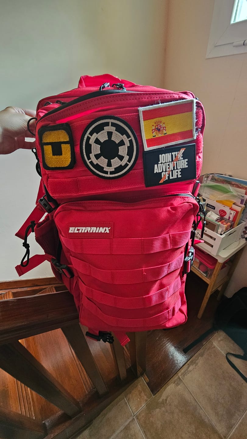 Customer photo review of Mochila Táctica V1 45L All In Rojo