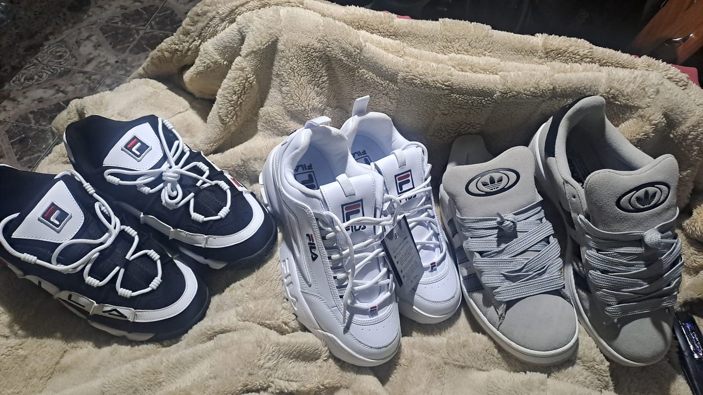 Customer photo review of Zapatilla Fila Disruptor II Premium Mujer Mono Blanco