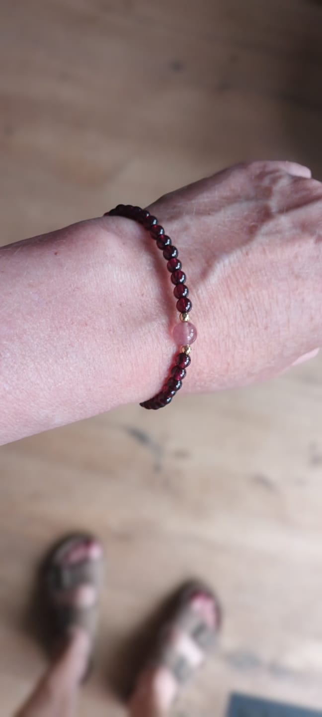 Customer photo review of Rubin Armband - Perlen geschliffen
