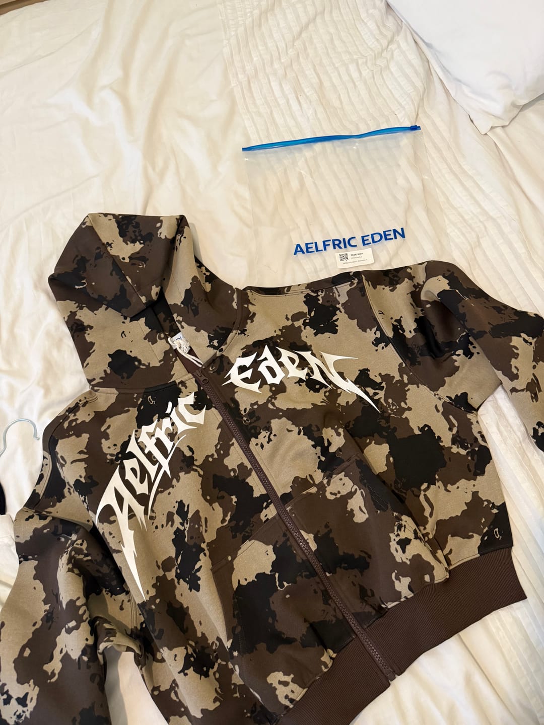 Customer photo review of Aelfric Eden Boxy CAMO Zip Up Hoodie