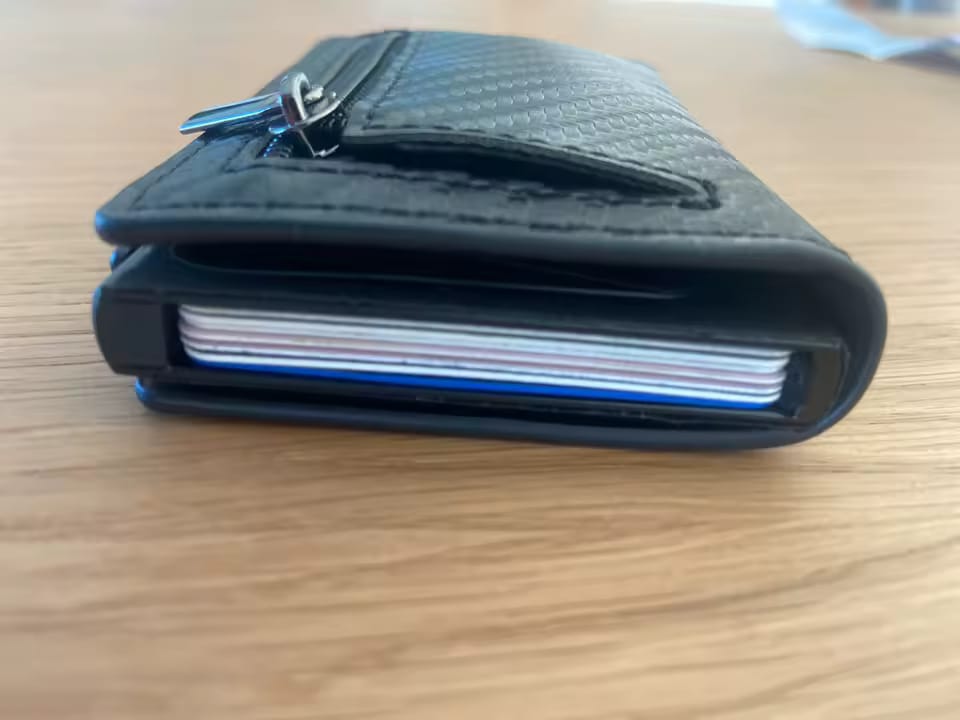Customer photo review of Tarjetero RFID BLINDAX — Bloqueo antirrobo