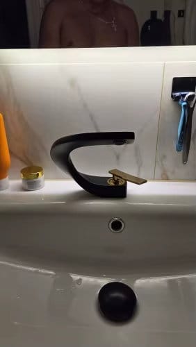 Customer photo review of Torneira Gourmet Monocomando Para Banheiro Luxo AquaElite