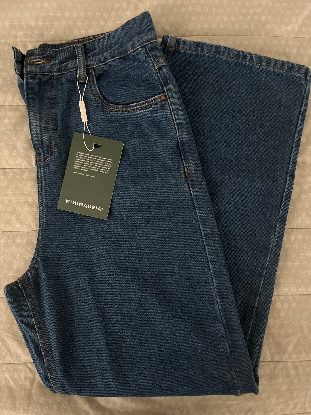 Customer photo review of Calça Jeans Reta Araçá Azul Médio