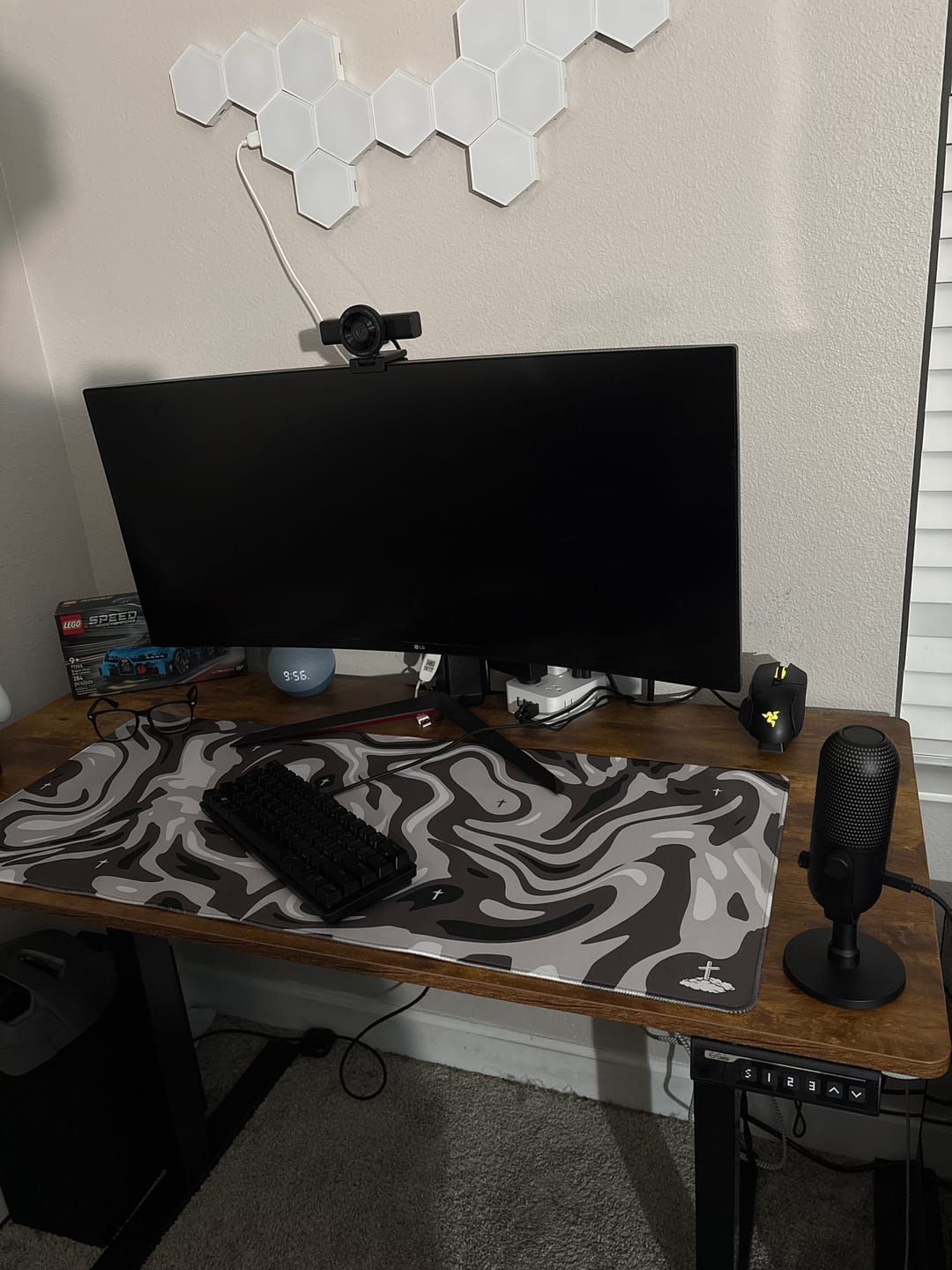 Customer photo review of Black Liquid Mousepad