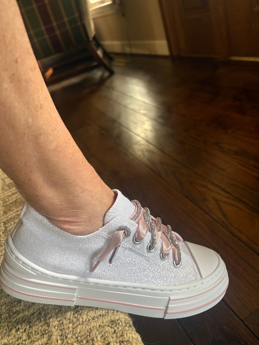 Customer photo review of Very G White Glitter Aman Mary's Version Sneakers