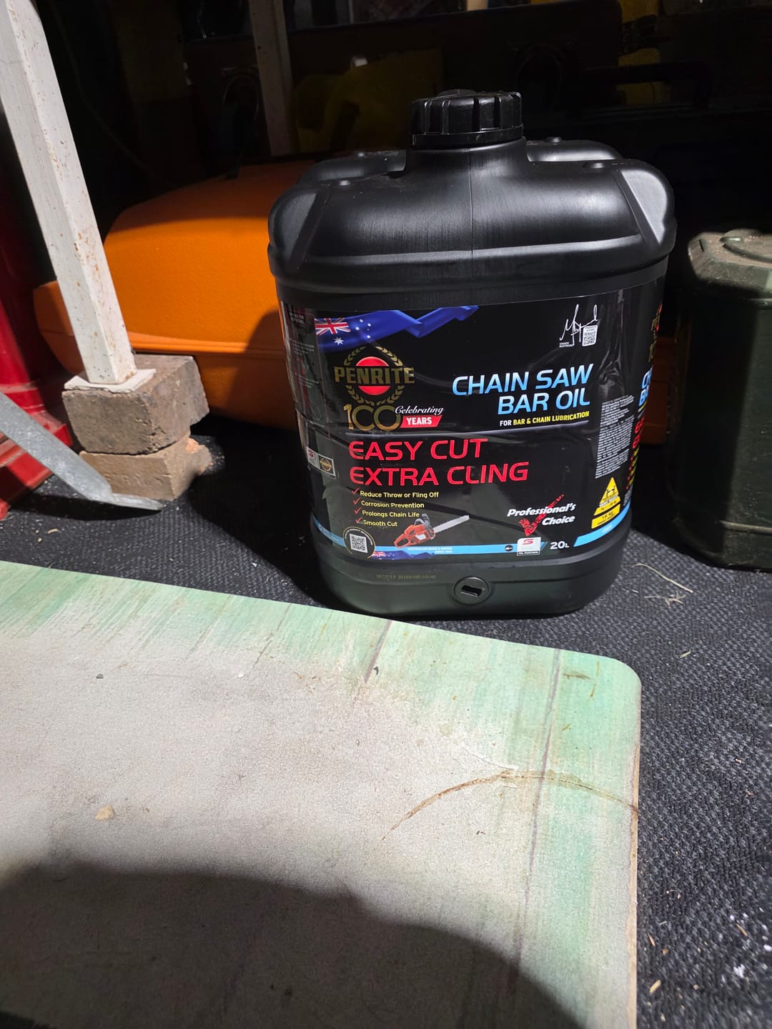 Customer photo review of PENRITE Chain Saw Bar Oil