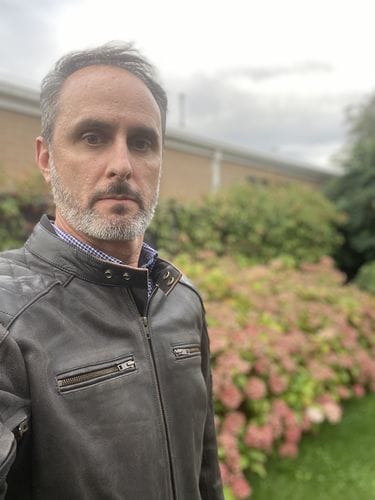 Customer photo review of 'ol Bobber' | Classic Leather Motorbike Jacket | Distressed Charcoal Brown Full Grain Leather