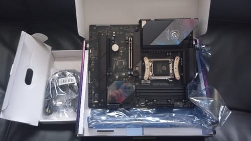 Customer photo review of Tarjeta Madre ASRock X870 Riptide WiFi AMD X870 AM5 DDR5 ATX