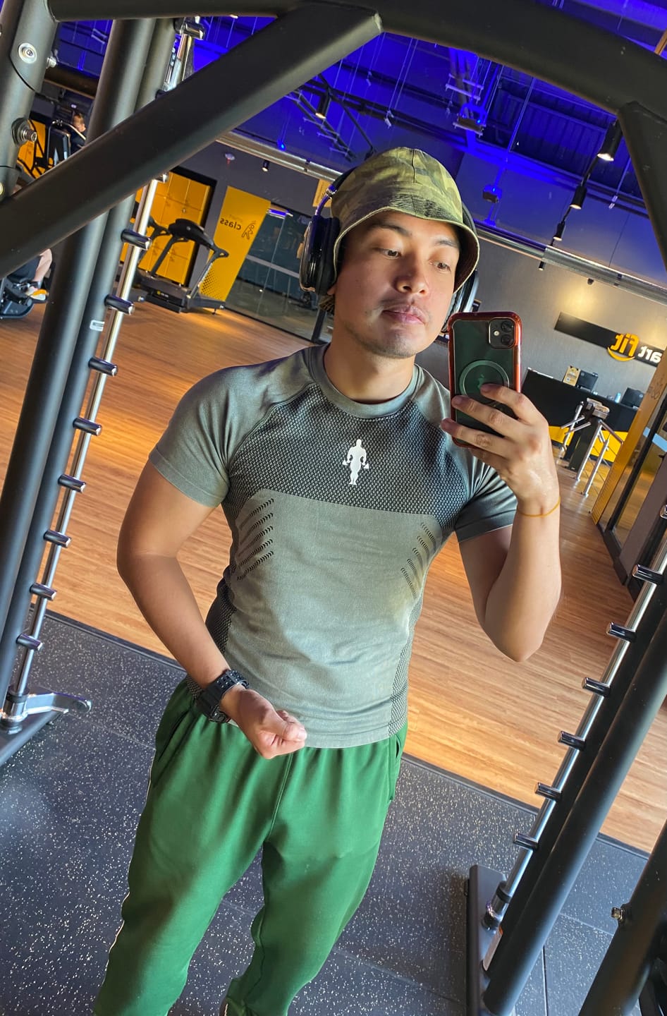 Customer photo review of 4286 - Gold's Iron Legacy Compression Tees