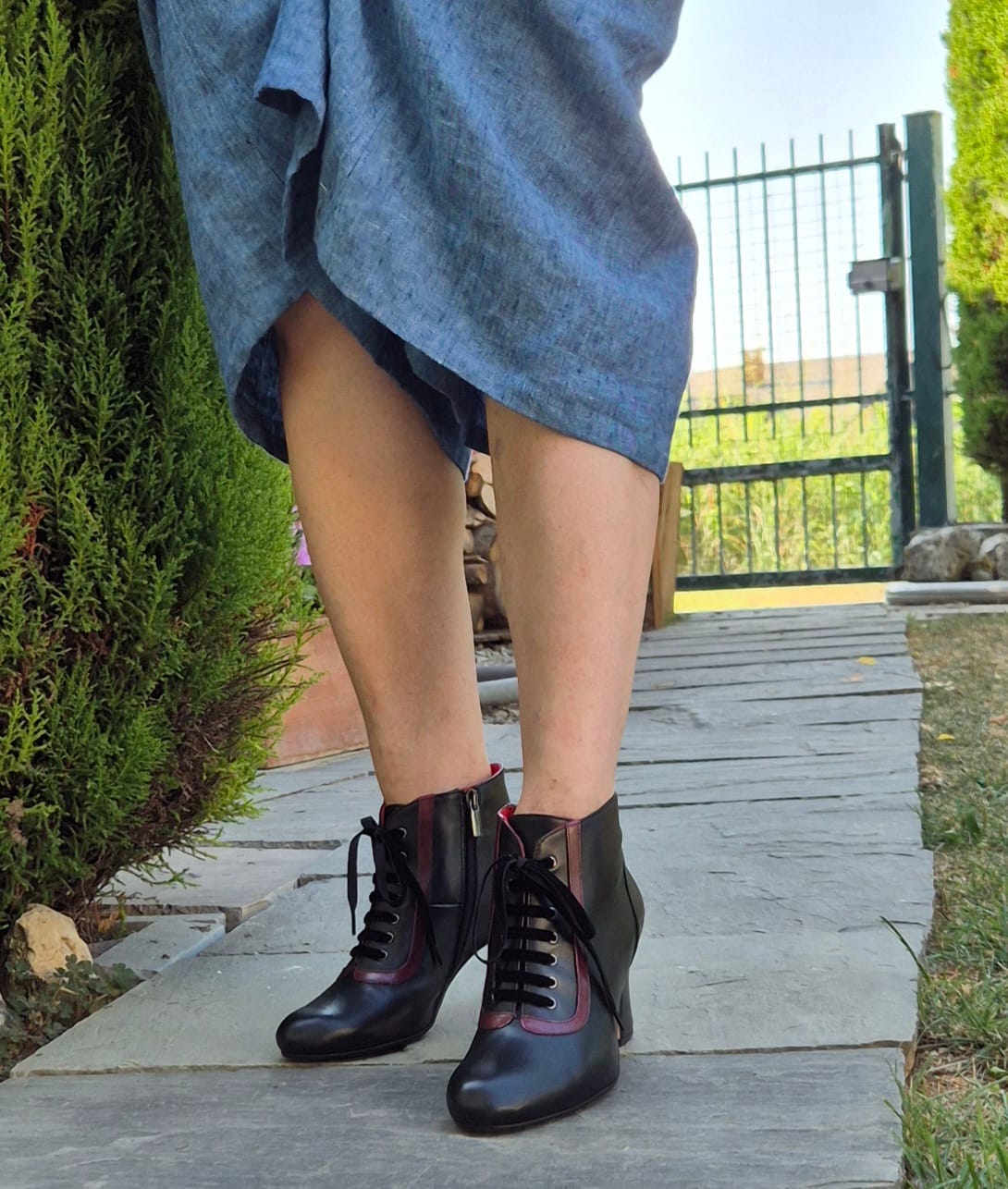 Customer photo review of Mulan Black tronchetto in vitello nero tacco 7.5 artigianale marchigiana