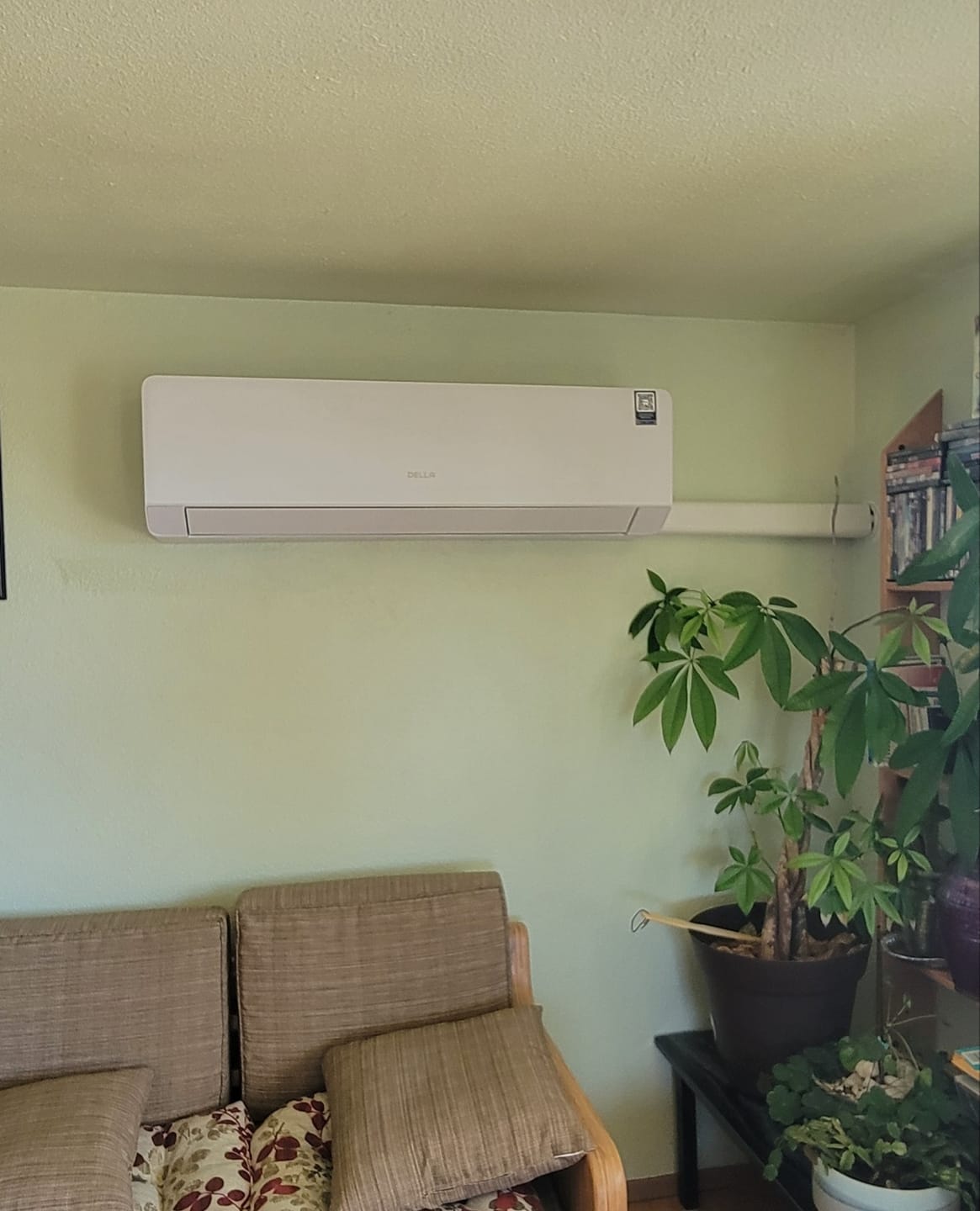 Customer photo review of DELLA Serena Series 24000 BTU 22 SEER2 Mini-Split Heat Pump AC - Up to 1500 Sq.Ft.