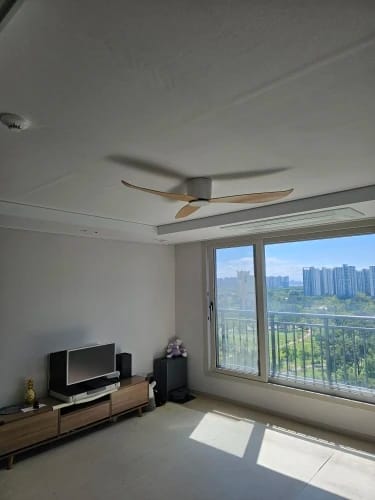 Customer photo review of 36/44/52-Inch Low-Profile Ceiling Fan with Remote Control
