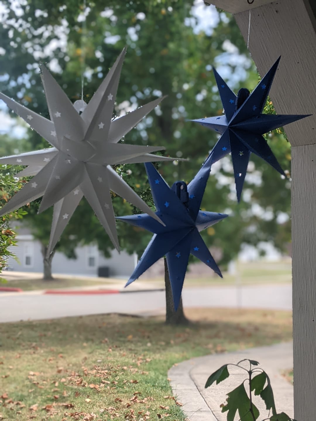 Customer photo review of 16" White Moravian Weatherproof Star Lantern Lamp, Multi-Point Hanging Decoration