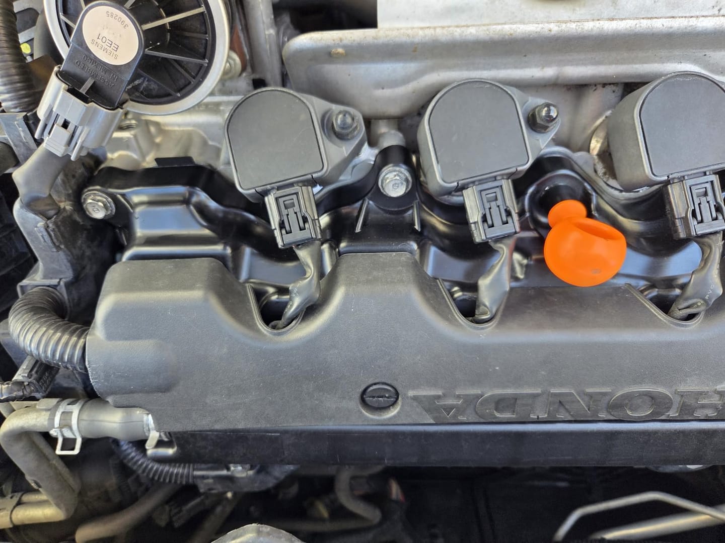 Customer photo review of Engine Valve Cover 12310-RNA-A01 Fit for 2006-2017 Honda Civic HR-V Acura ILX 1.8L 2.0L