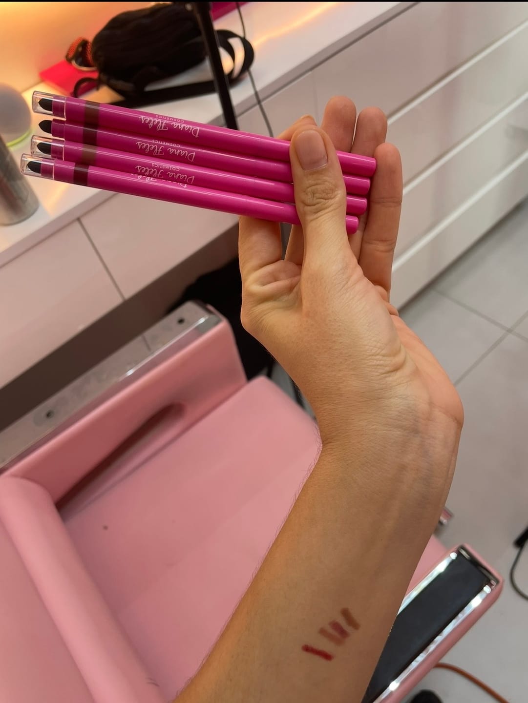 Customer photo review of Lápiz Delineador de Labios