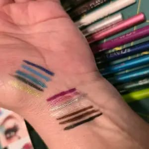 Customer photo review of Colorata Matita Eyeliner 12 Colori Effetto Perlato Luminoso