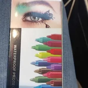 Customer photo review of Colorata Matita Eyeliner 12 Colori Effetto Perlato Luminoso