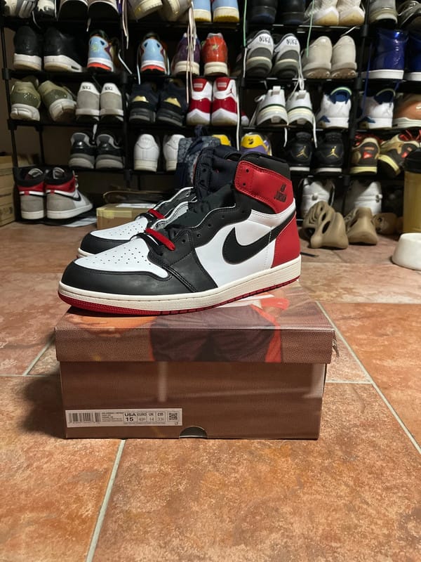 Customer photo review of Jordan 1 Retro High OG Black Toe Reimagined