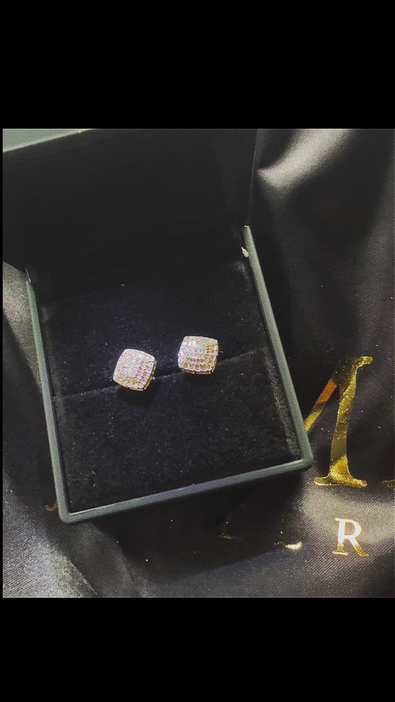 Customer photo review of 14K GOLD ROUND AND BAGUETTE DIAMOND CLUSTER EARRINGS 0.30 CTW