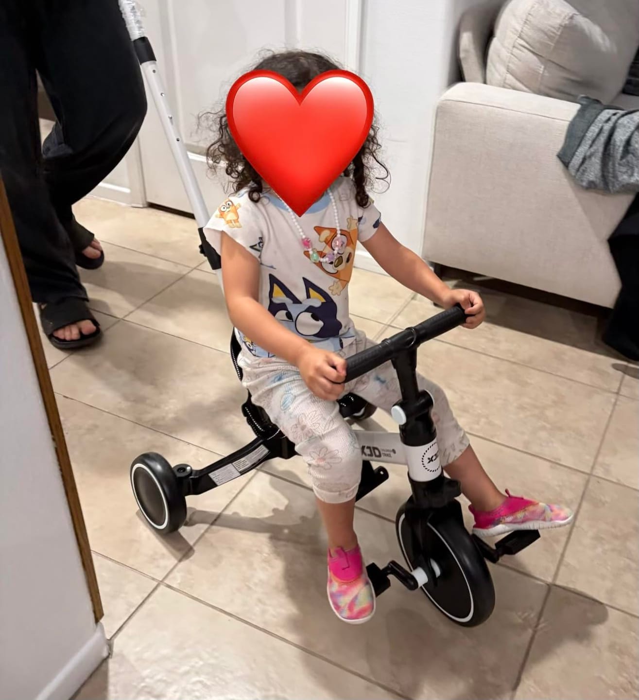 Customer photo review of Triciclo Evolutivo 4 en 1 – Ayuda a Tu Bebé a Caminar Seguro y Sin Caídas