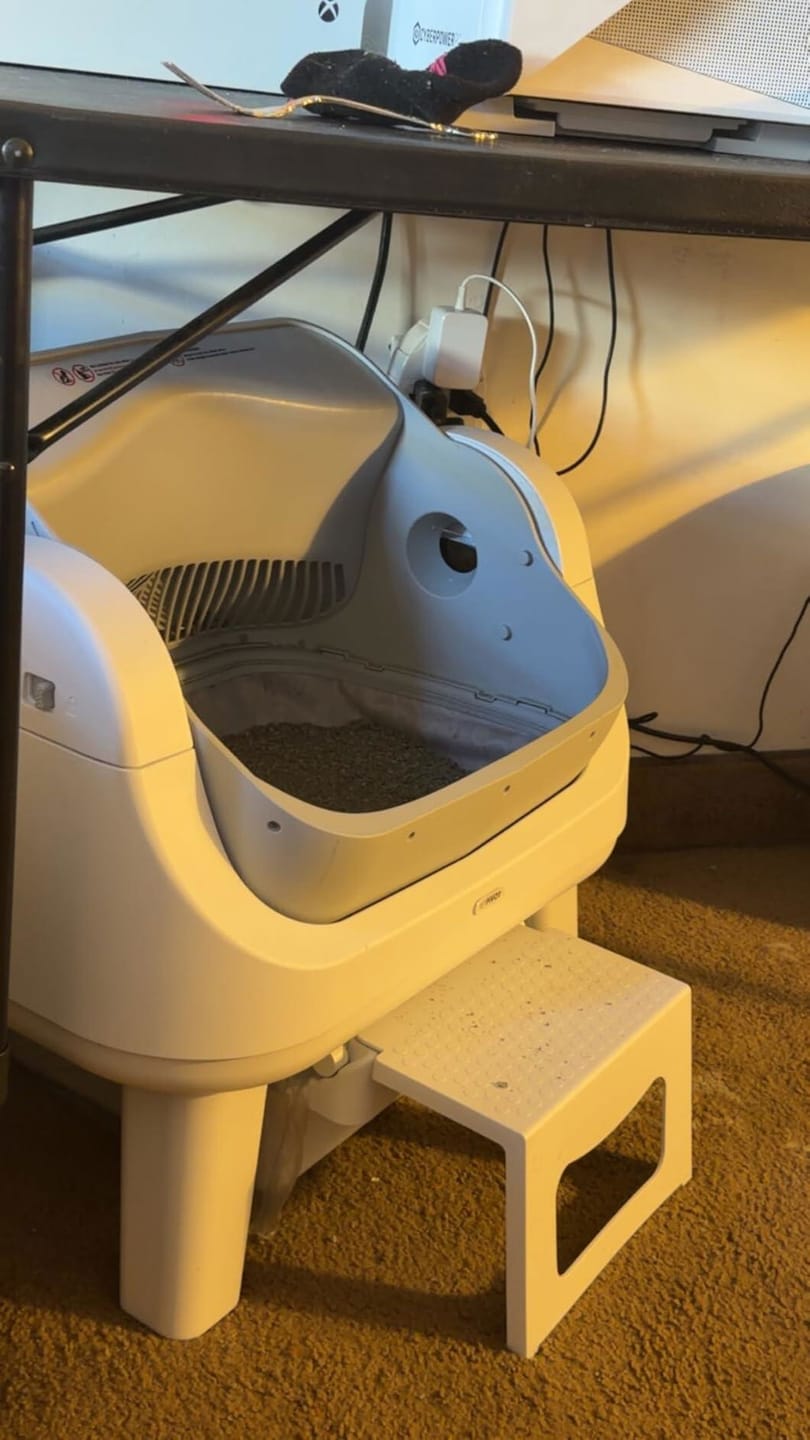 Customer photo review of AutoScooper 12 Lite Cat Litter Box