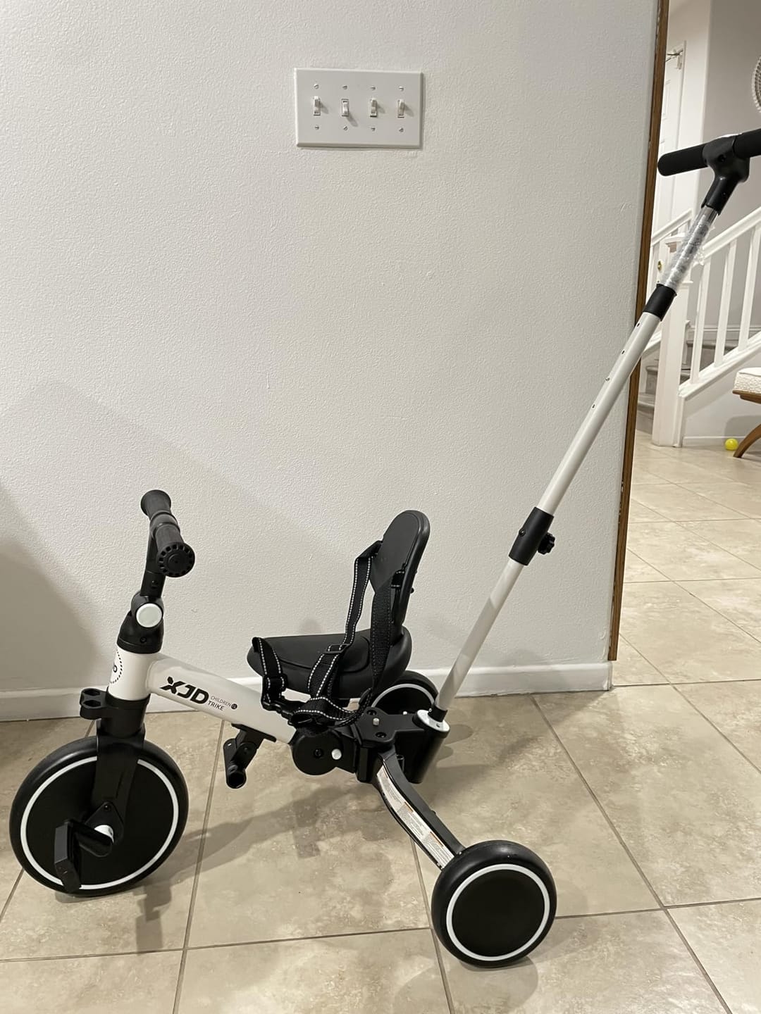 Customer photo review of Triciclo Evolutivo 4 en 1 – Ayuda a Tu Bebé a Caminar Seguro y Sin Caídas