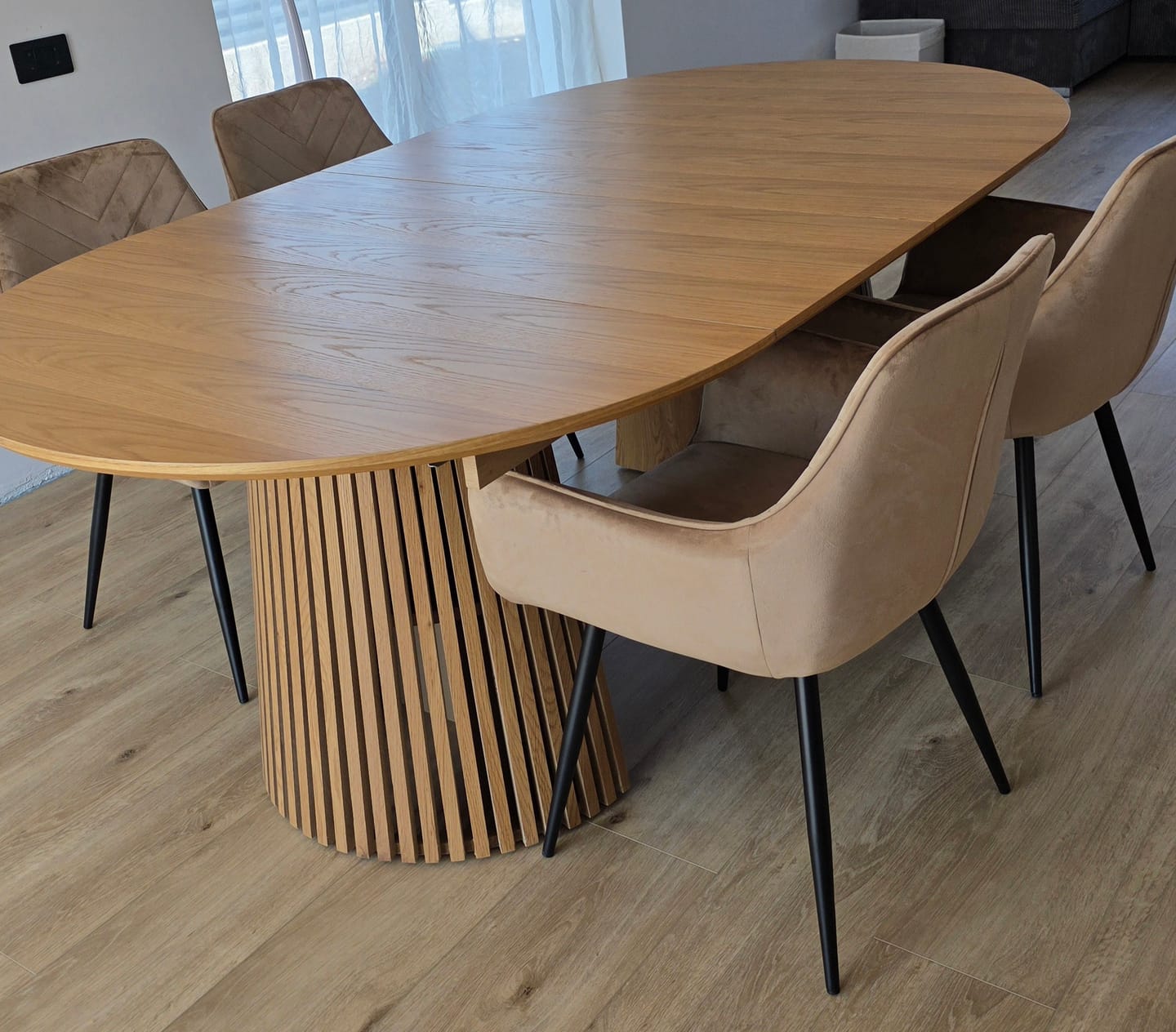 Customer photo review of Masa extensibila FARGO, stejar, 120/210x120x77 cm