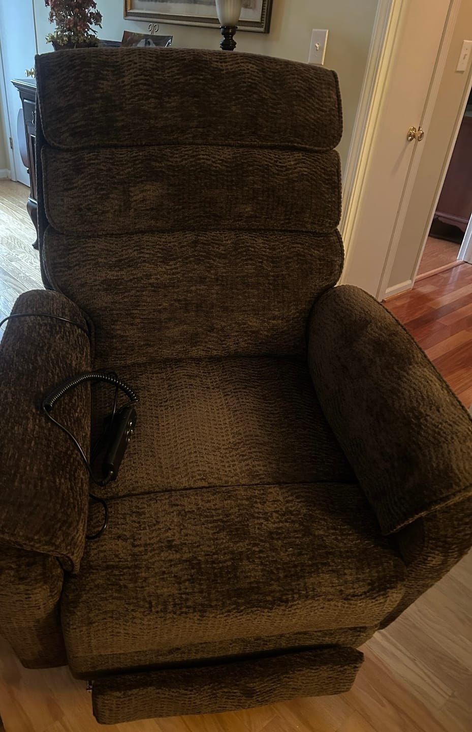 Customer photo review of 9188T Tall Man Power Lift Recliner – Dual Motor, Lay Flat, Heat & Massage